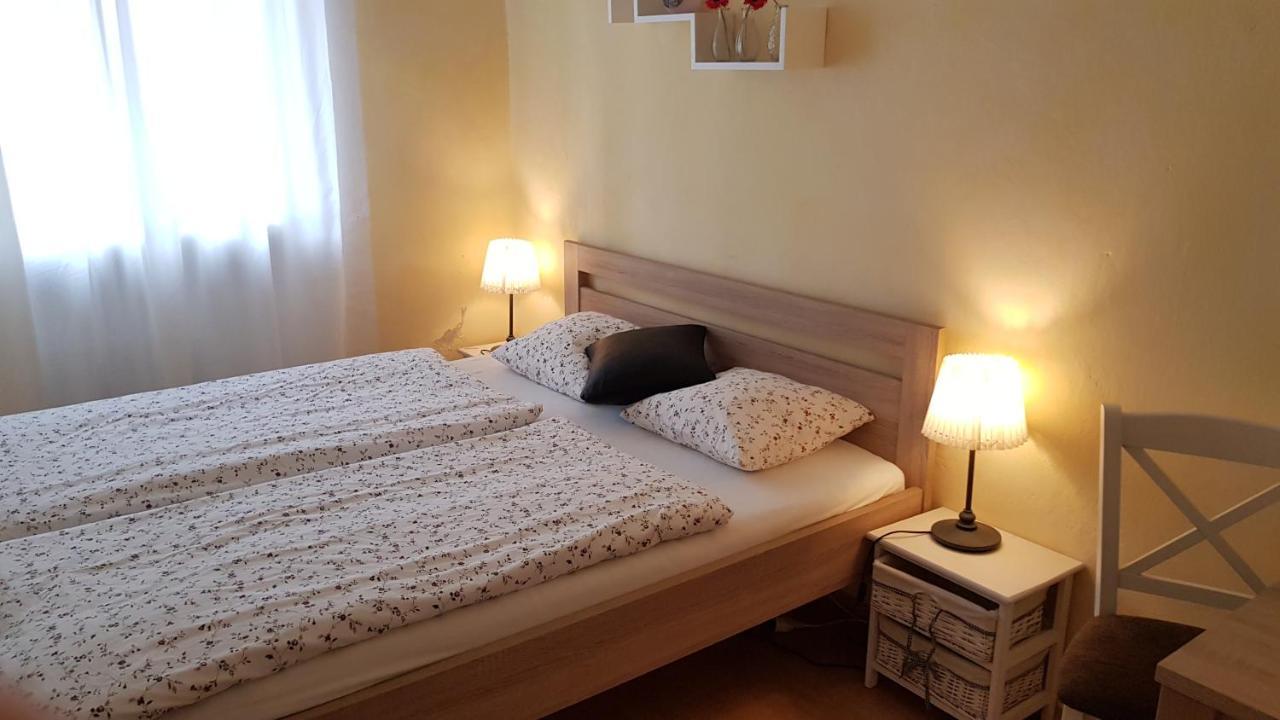 Apartman Lotos Mikulov Exterior foto